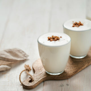 2 glasses with milk 